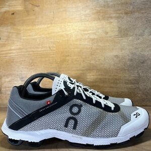 On CloudRush CUSHIONED Womens Size 10 Trail Running Shoes Sneakers Black White